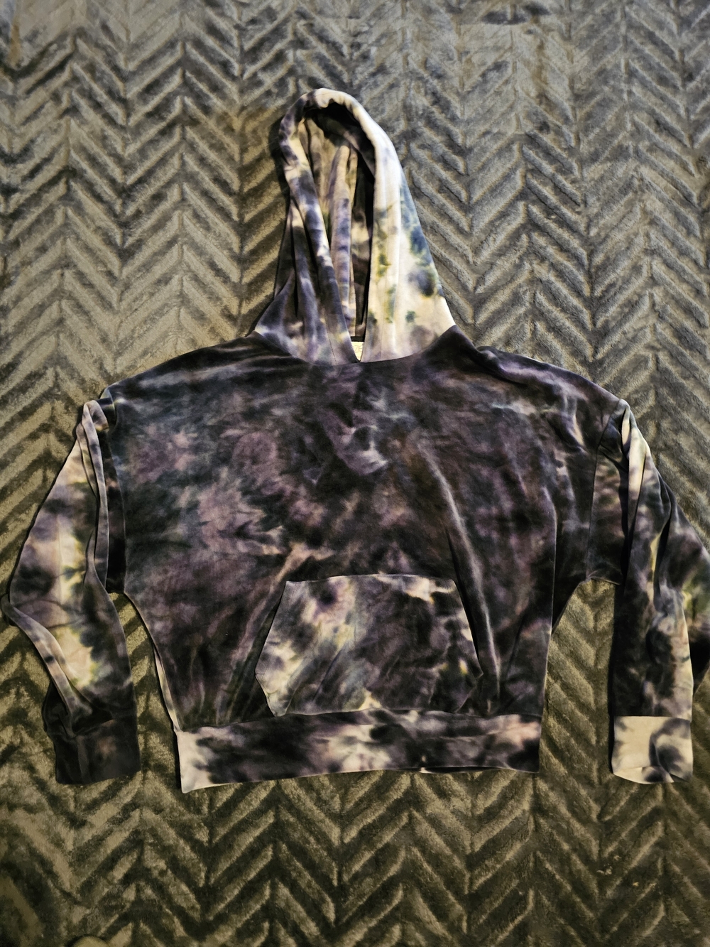 💜 Coze by Pink Rose Tie-Dye Cropped Hoodie – Size Small 💜